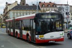 Msto tramvaj pohotov vyjely autobusy - zde zachycen Solaris . 512