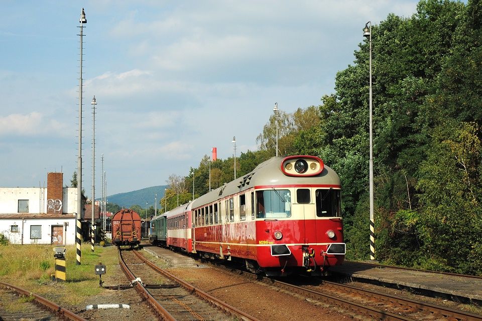 Krokodl M 286.1032 ve stanici Hluboky - Marinsk dol, 16.9.2016