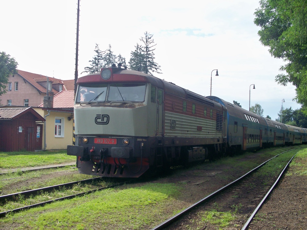 749 107-0 Jlov u Prahy (4.8.2012) - Os 9055