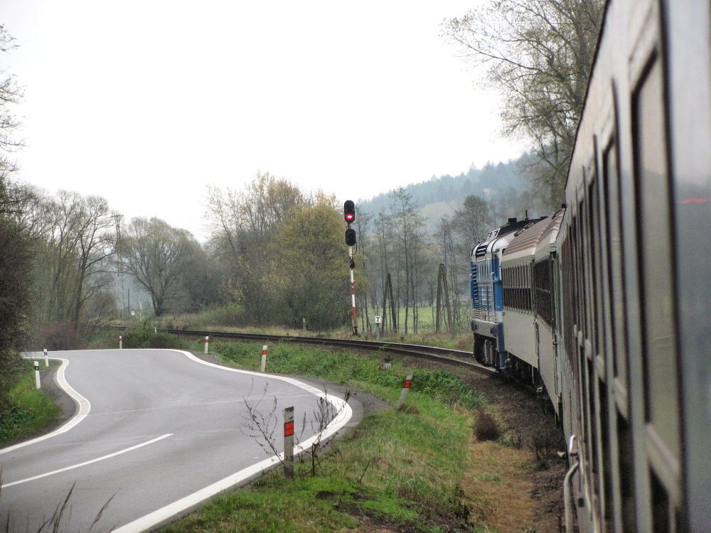 Vj. n. st. Vladislav a silnice I/23 po rekonstrukci z jara 2014 dosud bez dlicch ar :-)
