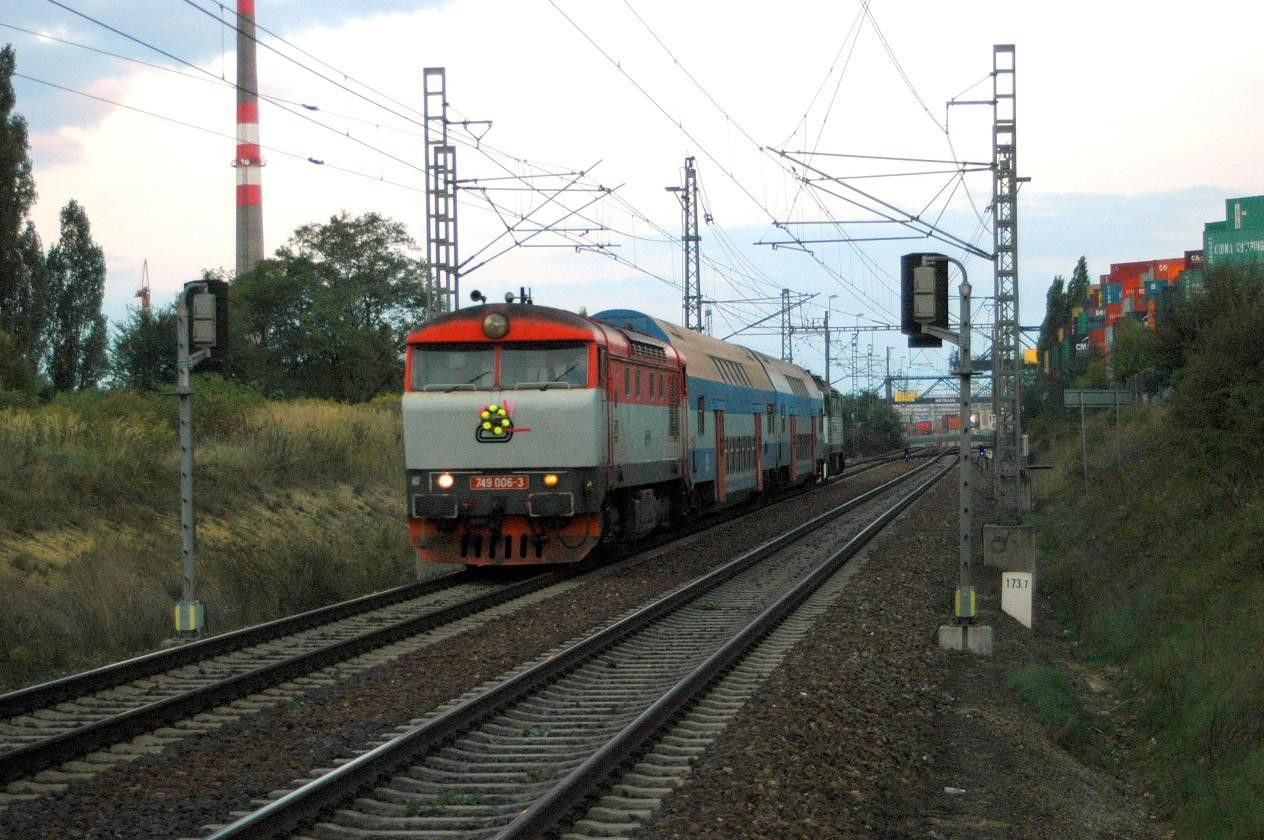 749.006 - Sp.1832 - Praha Horn Mcholupy - 29.9.2013.