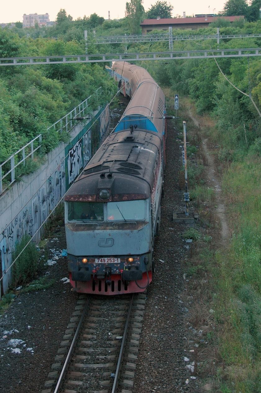 749.253 - Veern sv. tsn ped odevzdnm voz na ONJ - Praha Bohdalec - 6.7.2013.