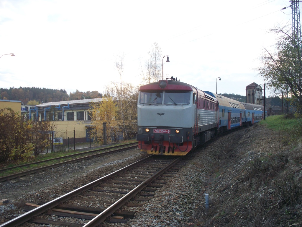 749 254-9 Tnec n/Szavou (4.11.2012) - Os 9063