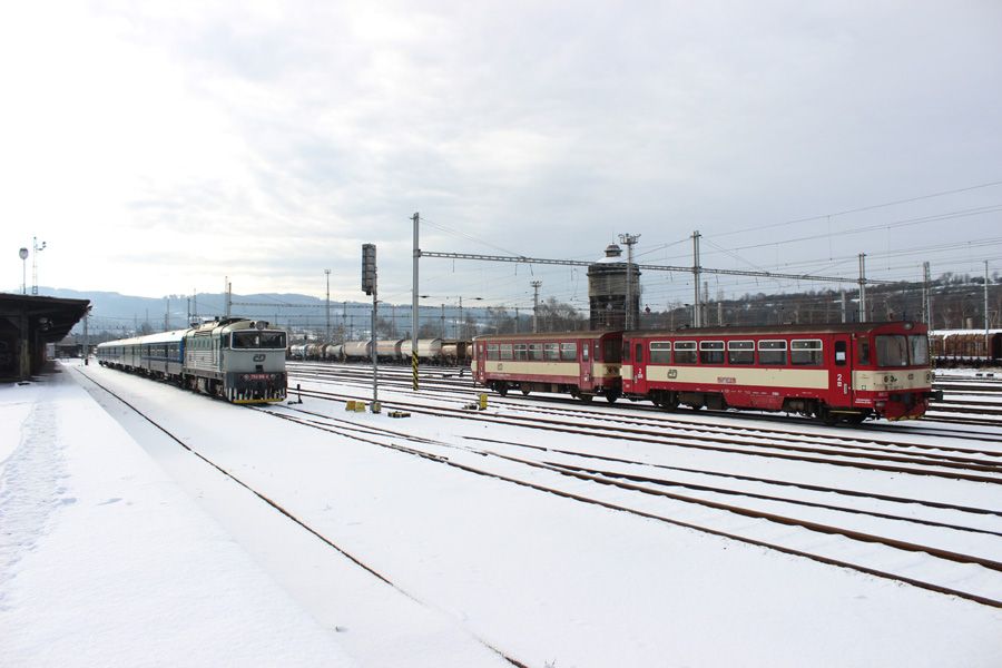 Odstaven soupravy ve Valmezu (vedle odpov 810.507).