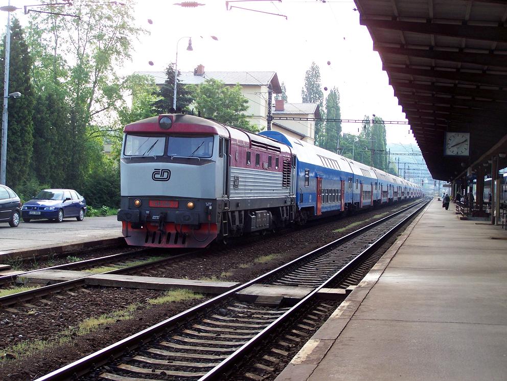 749 146 sv. - dnes 11 voz - Praha Vrovice - 30.4.2011.