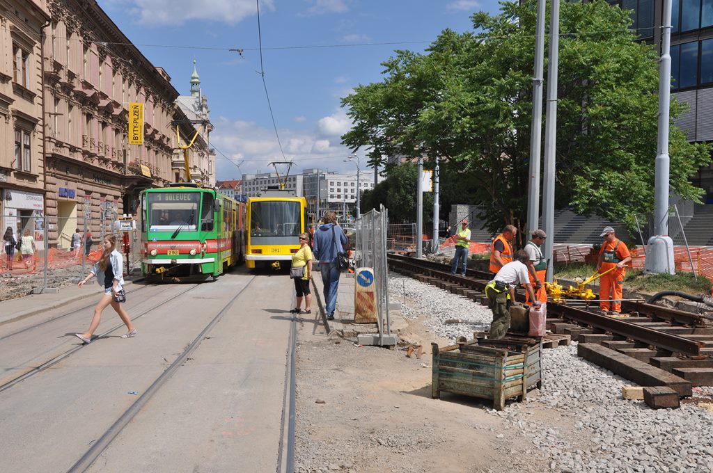 Stavba provizorn trati v Prask ulici, 24.6.2014