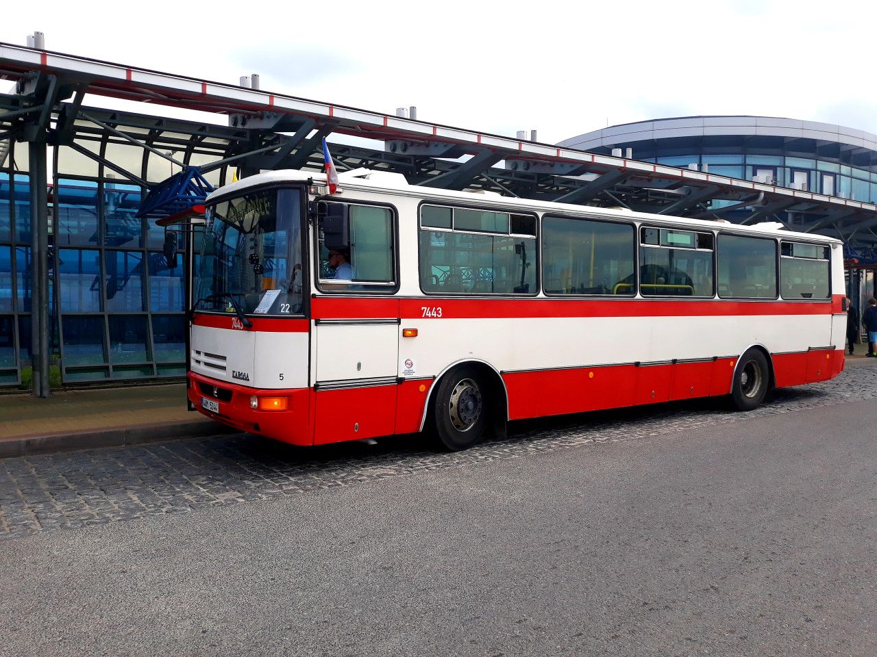 Karosa B 931 ev..7443 v praskm terminlu Letany pi pleitosti autobusovho dne PID. (7.5.2022