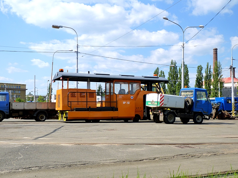 gumotlaka,vozovna Slovany,24.6.2010