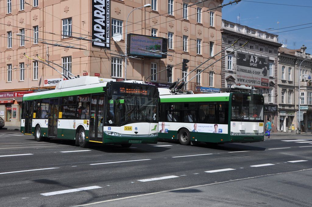 Nov trolejbus 26 Tr . 558 mj vz 548, Plze, kiovatka U Prce, 28.8.2016