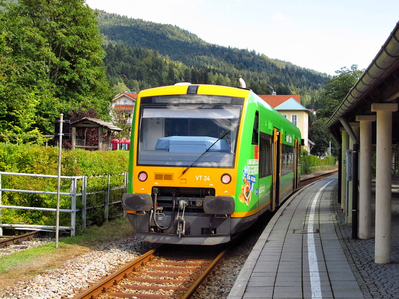 Bodenmais, konen zastvka umavsk loklky ze Zwieselu (dopravce: Regentalbahn)