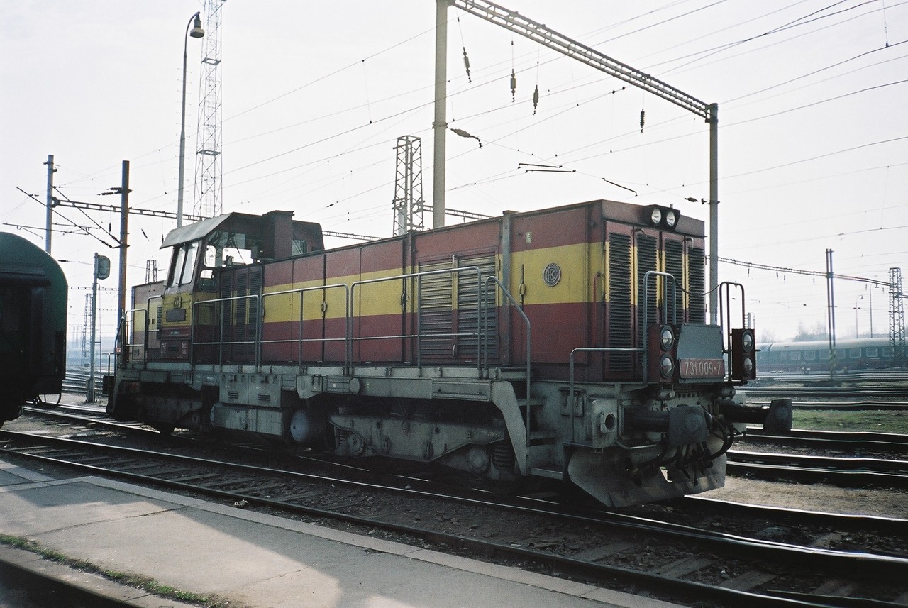 731.009 (DKV .Tebov) v st. Pardubice hl.n., 30.3.2003