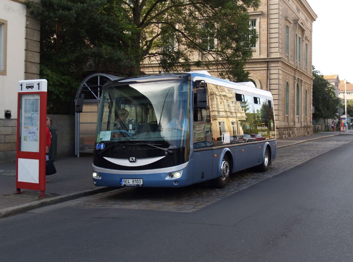 Zkuebn provoz elektrobusu SOR EBN 8 v Dn