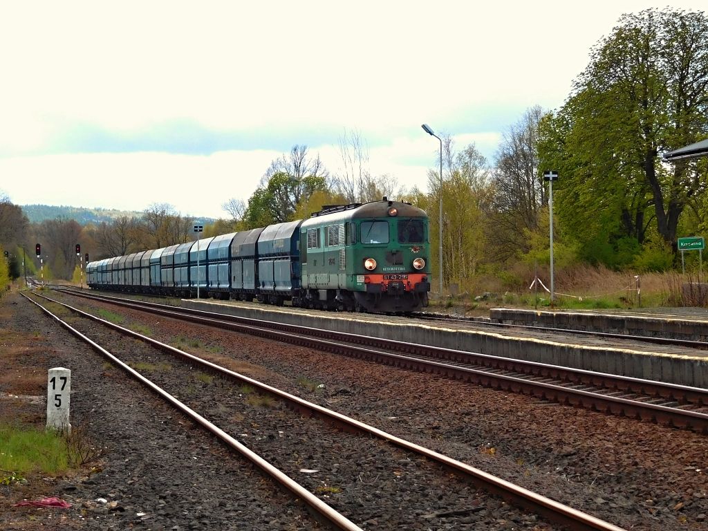 Krzewina - prjezd nkladnho vlaku z Turoszwa
