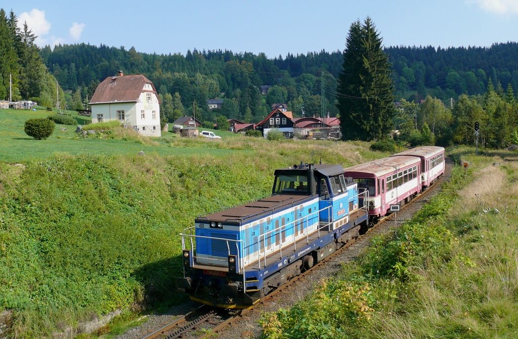 Koenov : 714 201-1 s vlakem Sv 2678