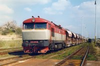 Dne 22. 4. 1998 se o vozbu vpenc staraly stroje 751.219 a posledn stroj ovovac srie 751.007. Ve stanici Hostivice ek na spojen se svou kolegyn 751.219 a nsledn odjezd ve smru Kladno.