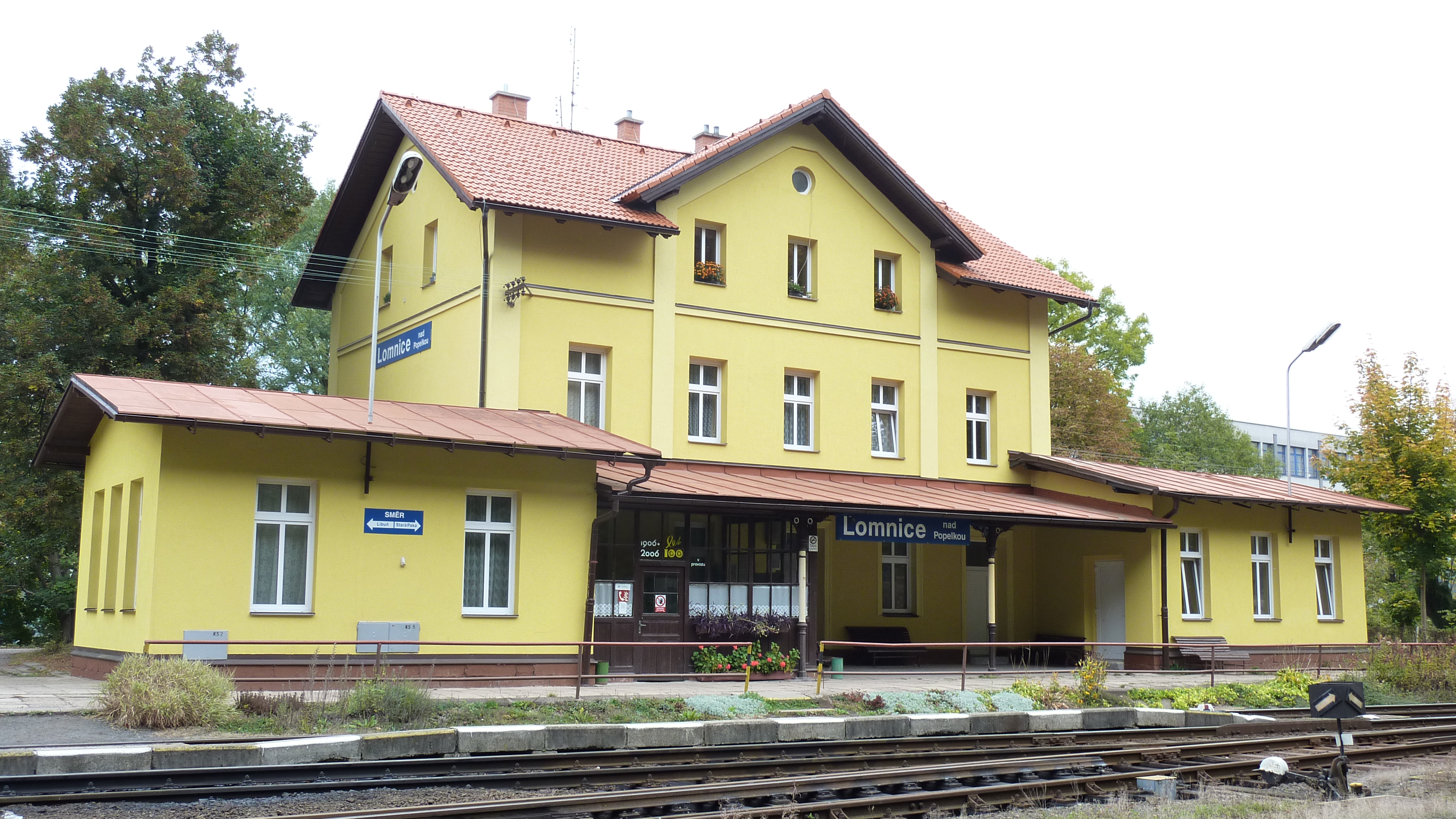 Lomnice Nad Popelkou Popis A Fotografie V pravn Budova 16 H lomnice-nad-popelkou-popis-a-fotografie-v-pravn-budova-16-h