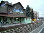 V�pravn� budova v den slavnostn�ho zprovozn�n� zahlouben� stanice.
