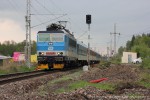 rychl�k 1545 veze do Bud�jovic 362 079-6 - p�ij�d� do Vesel� od Sob�slavi (p�ejezd u Greny)