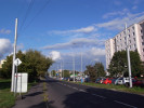 Bohosudovsk ulice s jednm z mla pevs pro delty i provizornm ukotvenm TTV