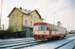 810.304 v jednom z prvnch vlak po vluce z ist, ve stanici Kralovice u Rak. dne 14.12.2001