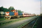 Budjovick 714.015 v ele 890 Bezdrev (na konci 842.012), st. Rakovnk, 15.9.2001