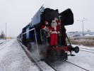 477.013 Obsluha Mikul�sk�ho vlaku St.Lubov�a 7.12.2013 foto-cestuj�c� z vlaku.