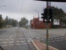 Odjezd ze zastávky a ze smyčky. Jedeme vlevo k Hauptbahnhofu a zpátky do centra