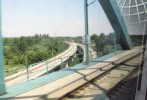 Rozplet na nejdelm elezninm most v SRN - koleje odbouj do Halle; j jedu ve vlaku do Lipska