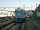 Osobn vlak ekajc v Baru na odjezd do Podgorice