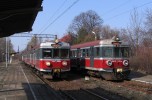 vlevo EN 57 996, R-1037, vpravo vlak z pedel fotky, 3.4.2012, Cieszyn-Marklowice