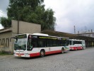 Mercedes Citaro ZRJ 23-77 a SOR B9,5 ZRA 16-61 odstaven na autobusovm ndra.