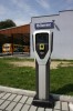 Nabjec stanice pro elektromobily na parkoviti vedle budovy dopravny v Blovci