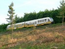 Vlak do Koenova z Jelenie Gry ped stanic Szklarska Porba Grna