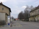 Autobusov� n�dra�� v Blatn� po p�est�hov�n� bl�e vlak�m (podruh�).