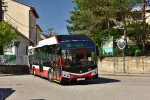 3327 odbo�uje z ul. Na Kov�rn� do Zieberlichovy. 