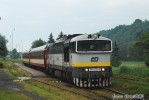 750.258 v Rovensku pod Troskami pipravena k odjezdu do Turnova jako Os5560, 19.6.2010