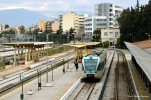 560 104/204 s osobnm vlakem do Ano Liosisa, Atny leden 2017