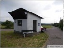 Start proch�zky v obci Nerozhovice, expedi�n� vozidlo se schov�v� za zast�vkou