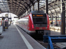 Vlak S-Bahn smr Frankfurt (tunel pod centrem msta) - Offenbach Ost v hlavov stanici Wiesbaden Hbf
