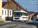 Autobus, kter ve 14:10 h odjede na spoji linky . 421, odstaven nedaleko zastvky Rosice, Tstrny