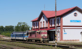 Opo�no : 742 044-1 + 854 215-1 s vlakem Pn 52502