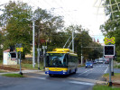 Na linku 106 se na chvli vrtily "neparciln" trolejbusy. eleznin pejezd v ulici Blinsk, 180