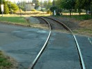 p�ejezd, vlevo si v�imn�te jakoby n�stupi�t�, v�d�l by to n�kdo identifikovat ?Mo�n� jsou tam kabely