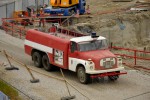 Tatra 148 hasi�i ako polievacie auto na stavbe (proti prachu)