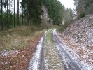 Za��tek pravoto�iv�ho oblouku v kles�n� p�ed Keblovem.