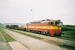 753.212 v nkladnm vlaku z Plzn do atce-zpad v st. Mladotice 4.5.2002