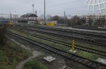 Celkov� pohled na st�edoz�pad stanice s budovan�m proviz.n�stupi�t�m, 6.12.