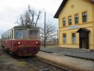 Prvn zastaven dopravy do Zhorsk Vsi - povimnte si, jak budova za 15 let zchtrala