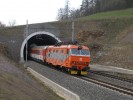 Krsn ist 151.019 EZ vyjd s EC 109 Comenius z tunelu Hnvkov I.