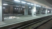 Mstsk eleznice vede 2 stanice v podzem a pokrauje do nedostavn stanice Beograd Centar